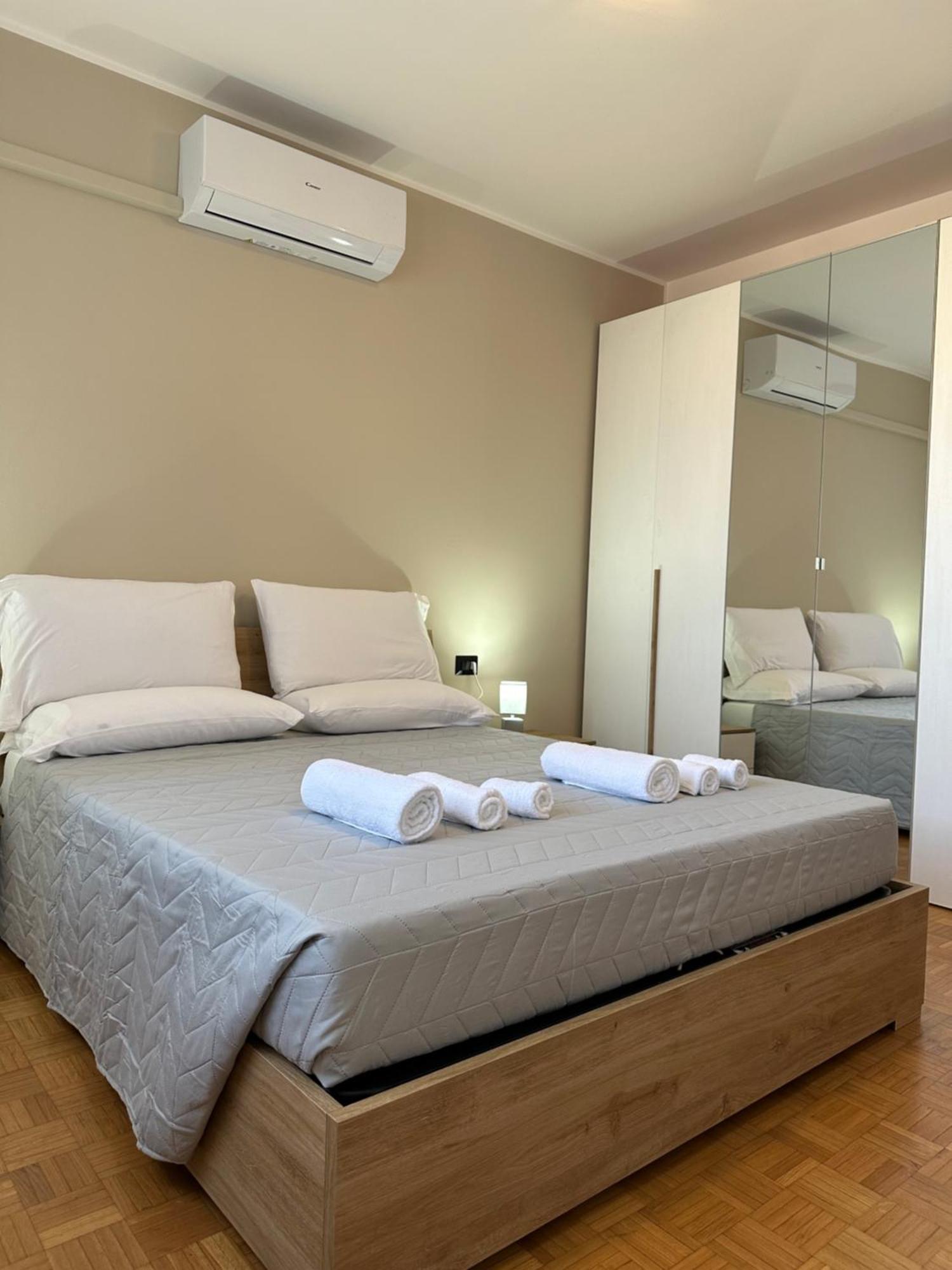 Luxury Apartment Bergamo Bagian luar foto